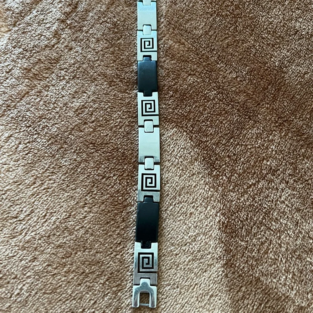 Men's Silver and Black Geometric Bracelet